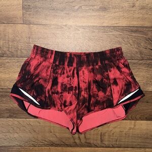 Lululemon Size 6 Hotty Hot Short II 2.5" *Game Day
Red Black Multi Training Run